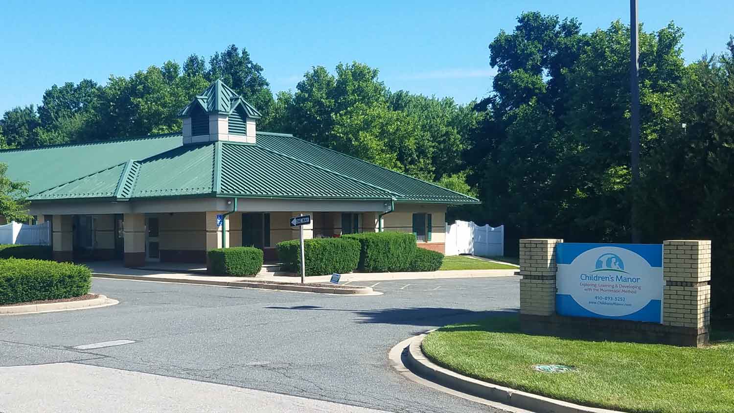 Forest Hill Child care and preschool programs - Children's Magnet Montessori school in Forest Hill.
